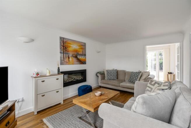 16 Glaston Drive_5.jpg