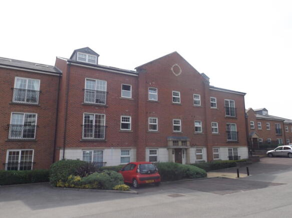 2 bed Apartment to rent Image 10