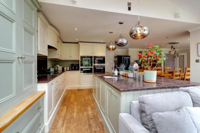 5. Kitchen 1