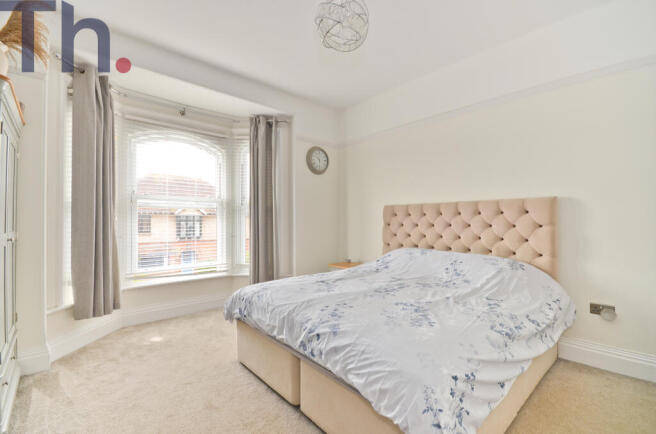 Bedroom 1 (2).JPG