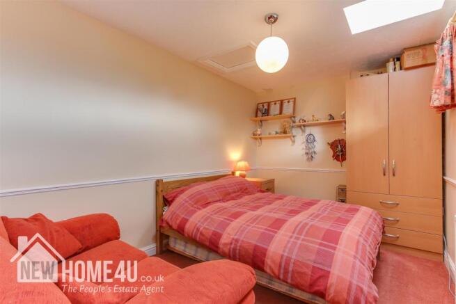 BEDROOM FIVE: