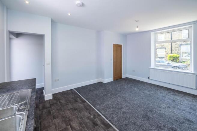 2 bed Terraced to rent Image 7