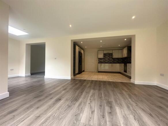 Lounge Diner Kitchen I.jpg