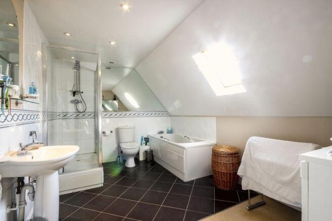 Spacious bathroom