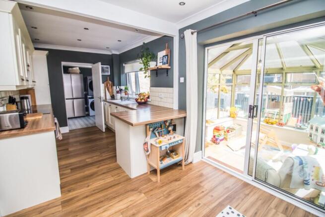 Dining/Kitchen.