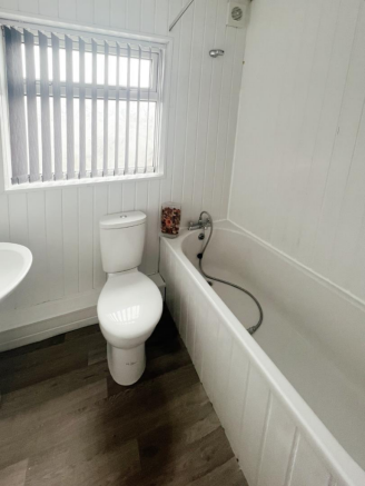 3 bed House to rent Image 6