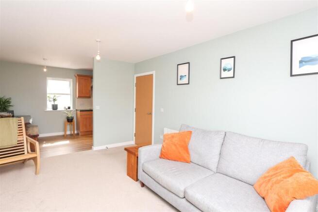 2 bed Apartment for sale Image 7