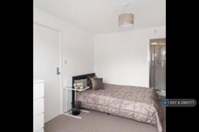 1 bed House Share to rent Image 6