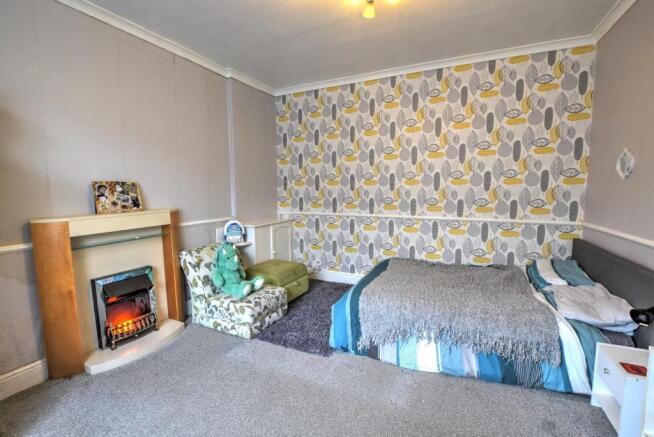Bedroom 1.jpg