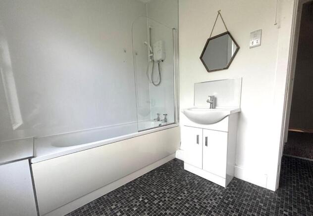 3 bed Semi-Detached to rent Image 9