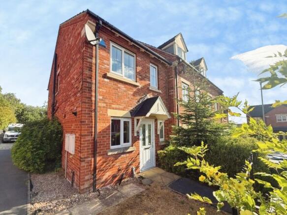 2 bed Town House to rent Image 12
