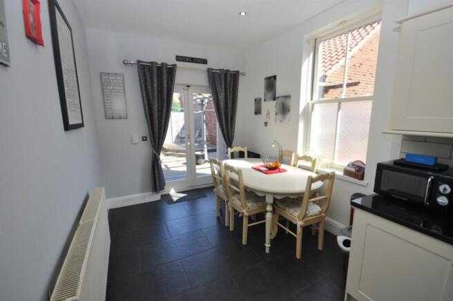 3 bed Semi-Detached for sale Image 7