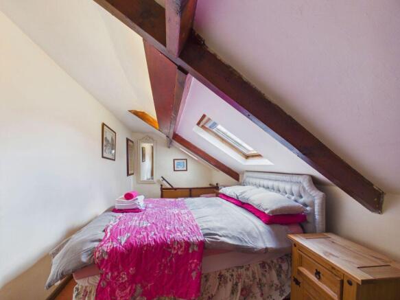 4 bed Town House for sale Image 10