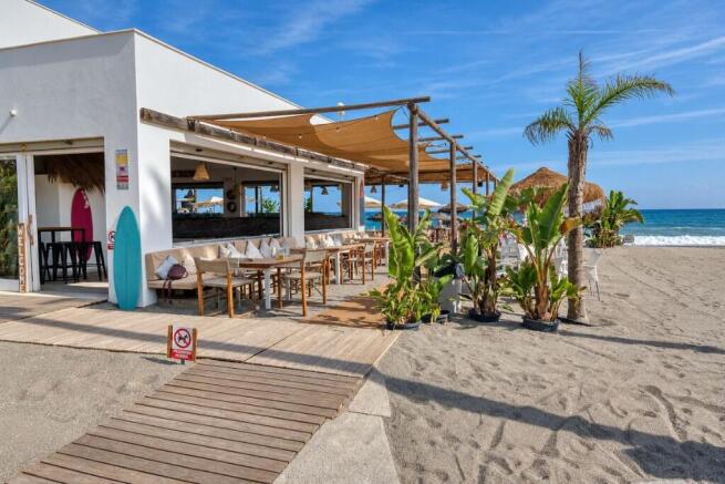 BEACH BAR