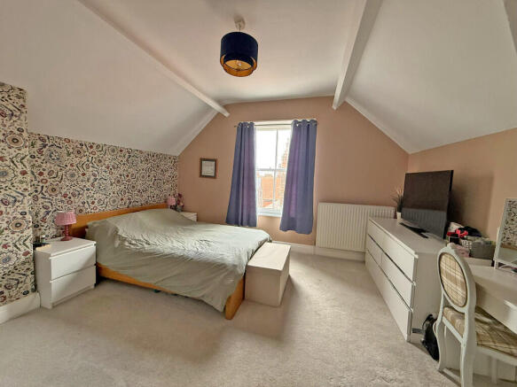 3 bed Maisonette for sale Image 8