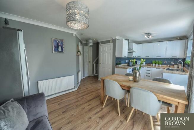 DINING AREA / SNUG