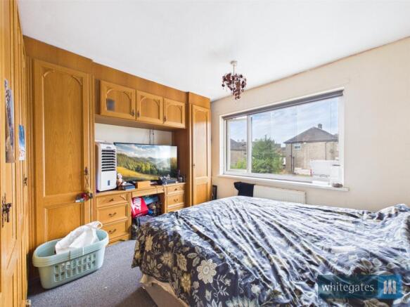5 bed Semi-Detached for sale Image 9