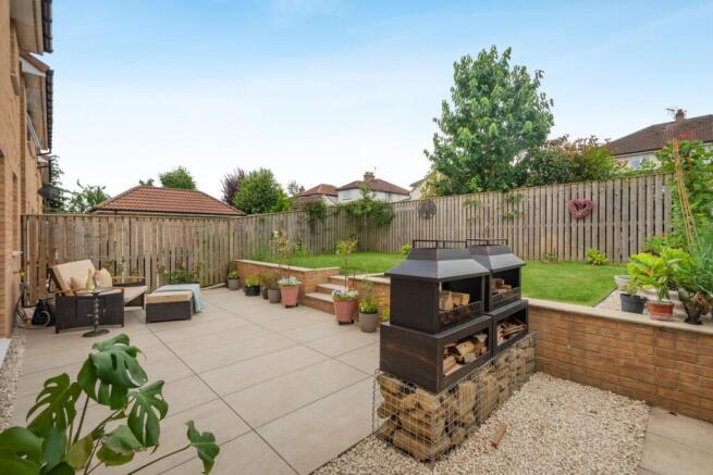 4 bed Detached for sale Image 5