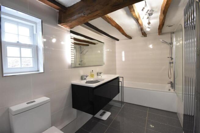 EN SUITE