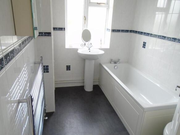 FAMILY BATHROOM