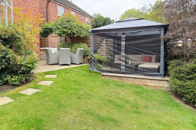 4 bed Detached for sale Image 10
