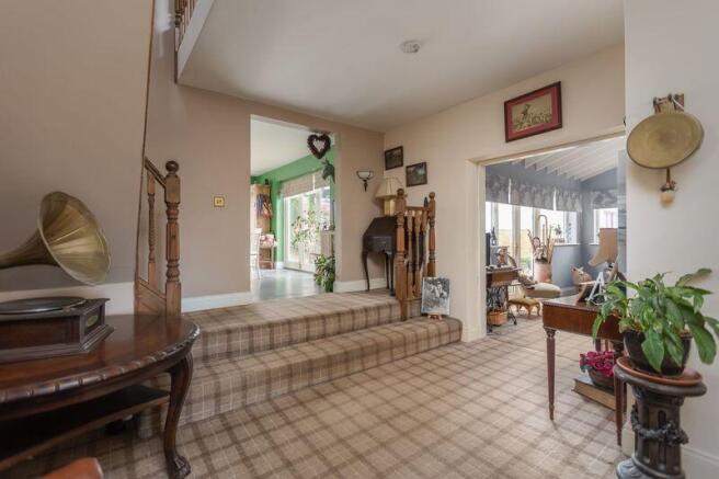 4 bed Detached for sale Image 4