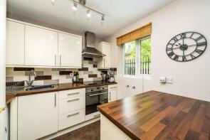 Flat 2, 9, Foxglove Way, Wallington SM6 7JJ