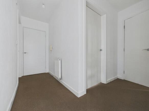 2 bed Apartment for sale Image 6