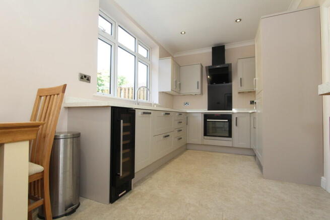 3 bed Semi-Detached to rent Image 4
