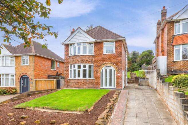 3-bed detached on Douglas Avenue, Carlton, NG4, £270,000