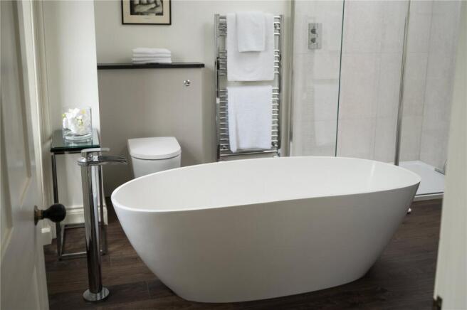Bath & Shower Room