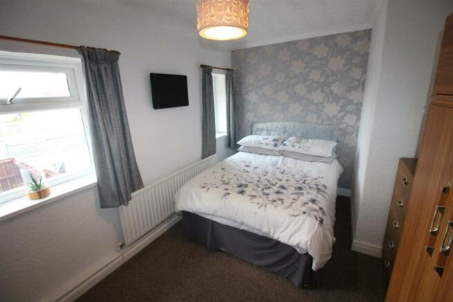 11 Bedale Ave-Bed2.JPG