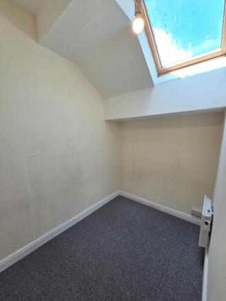 5 bed Block of Apartments for sale Image 10