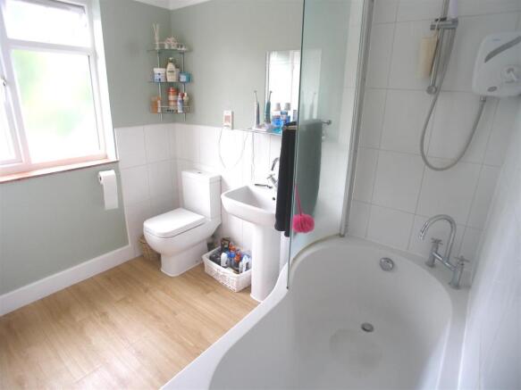 En-Suite Bathroom