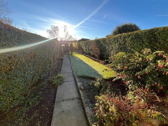 2 bed Cottage for sale Image 12