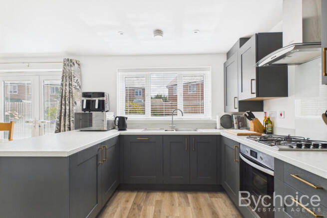 CAM05449G0-PR0025-STILL008