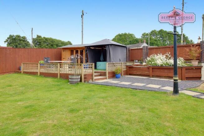 SUMMER HOUSE