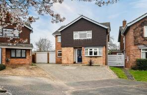 38, Meadow Rise, Burton-on-trent DE13 8DT