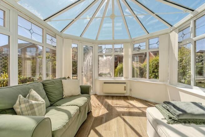 4 bed Detached for sale Image 5