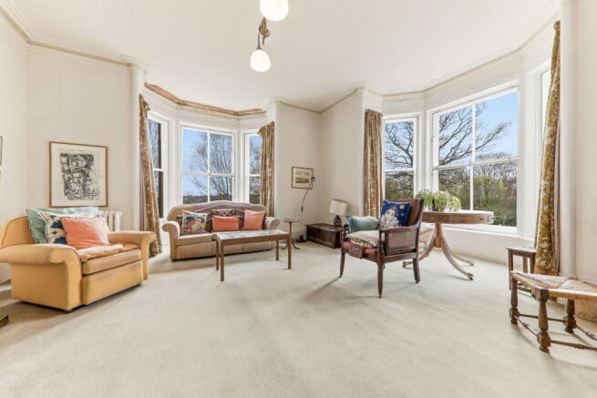 5 bed Detached for sale Image 11