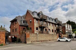 7, Wharf House, Canal Wharf, Chichester PO19 8EW