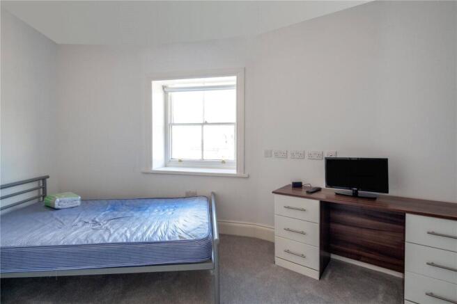1 bed Apartment to rent Image 12