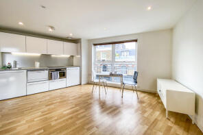 38, 400 Northpoint House, Essex Road, London N1 3GH