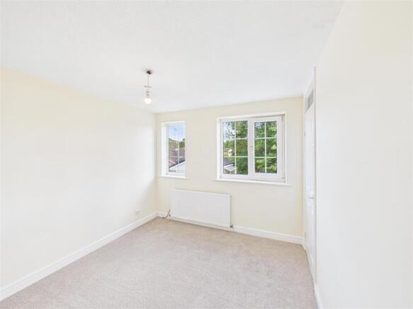 2 bed House to rent Image 10