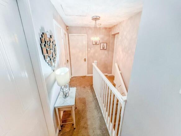 4 bed Detached for sale Image 10