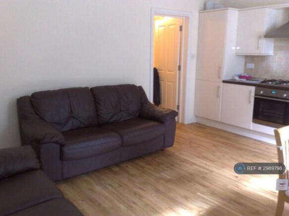 Lounge / Kitchen - Photo 3