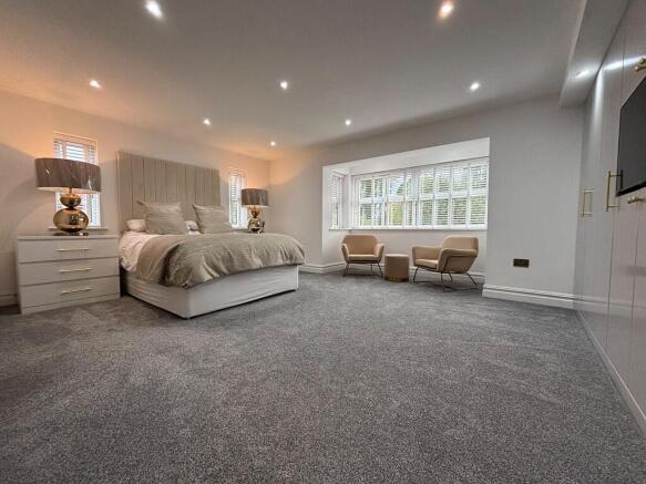 4 bed Detached for sale Image 12