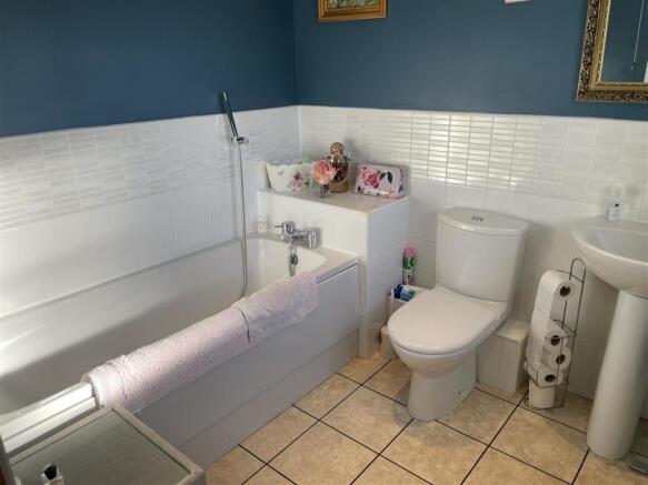 Bathroom.JPG
