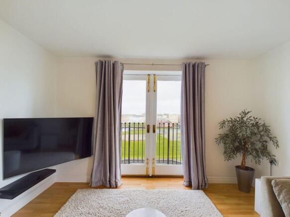 2 bed Apartment for sale Image 4