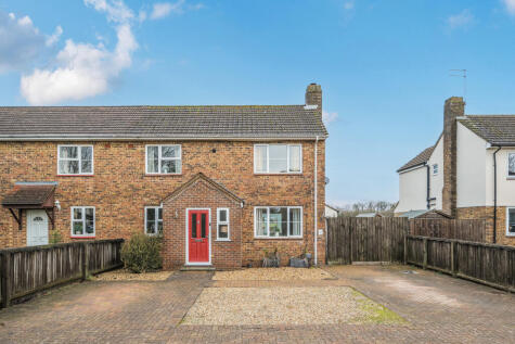 Lancaster Square, Lyneham, SN15